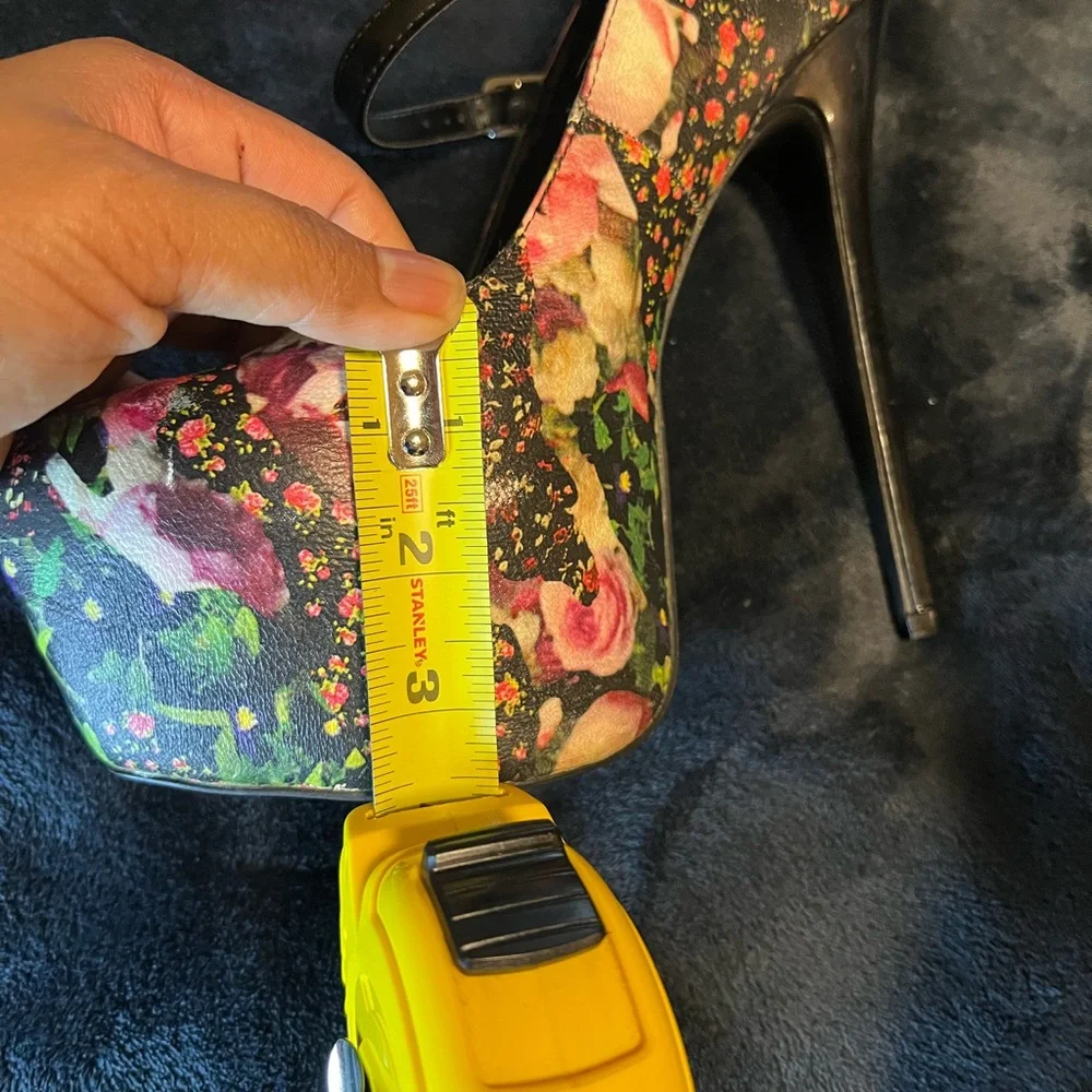Floral Platform Madison‎ by Shoedazzle Roxy Heels Size 9.5 Women’s